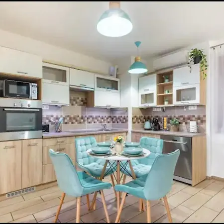 Aurora Apartment *