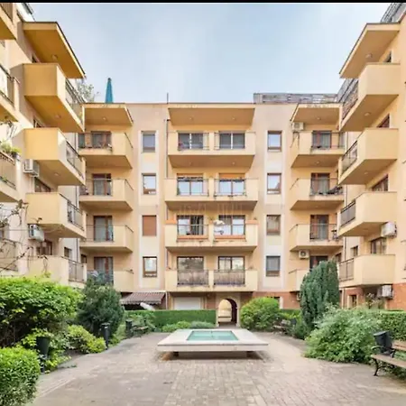 Aurora Apartment *